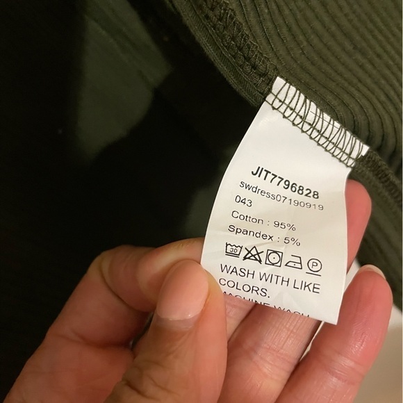 Green Bodycon midi knit dress with a slit size Medium - Picture 10 of 13